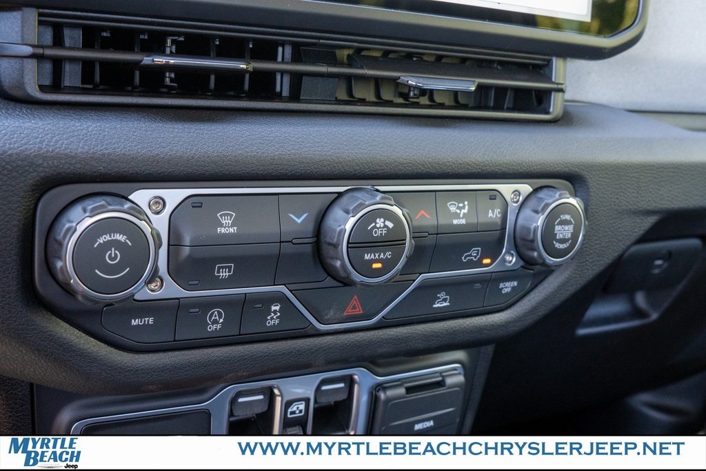 2025 Jeep Gladiator Sport photo 21