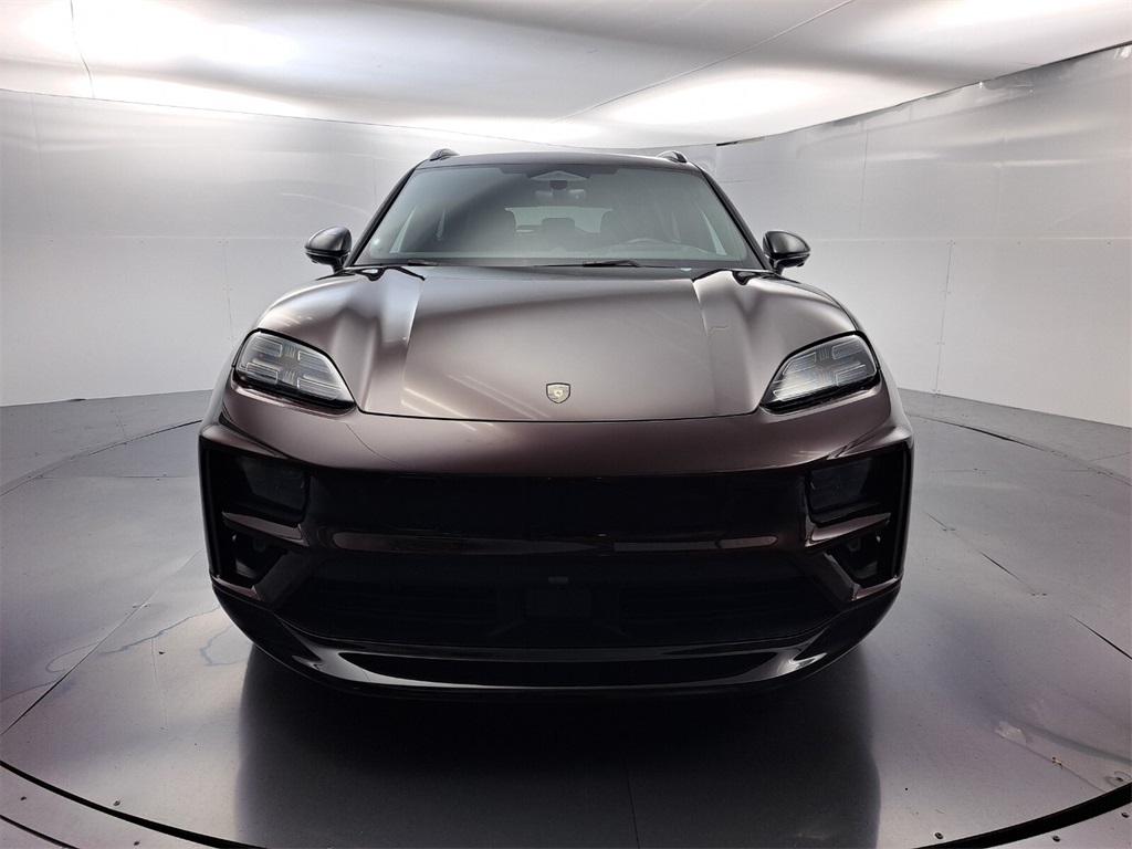 2024 Porsche Macan Electric Turbo photo 10