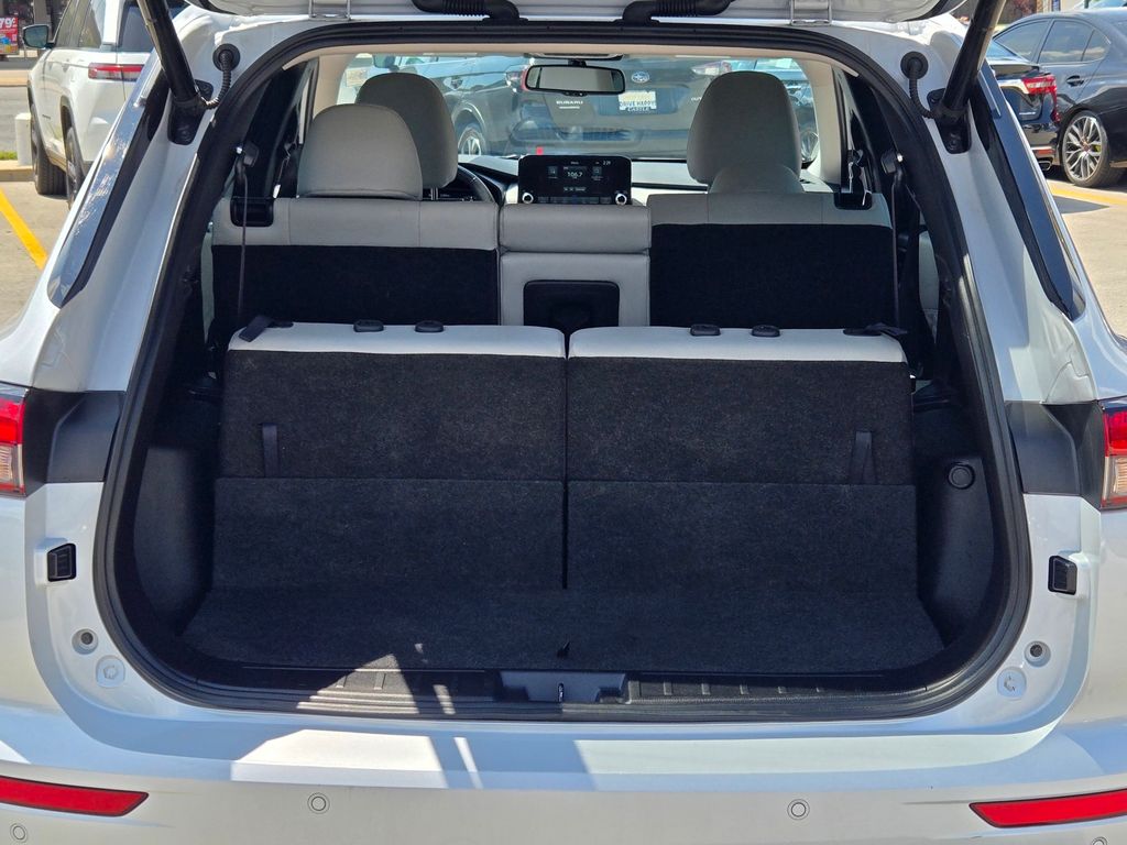 2023 Mitsubishi Outlander SEL photo 11
