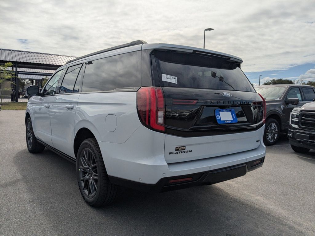 2025 Ford Expedition Platinum MAX photo 4