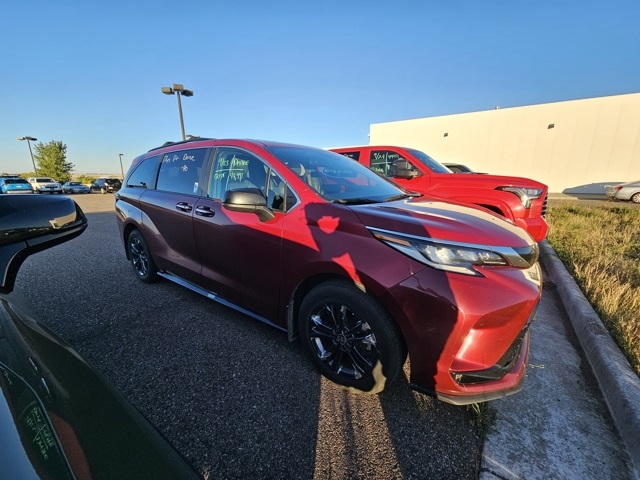2024 Toyota Sienna XSE photo 4