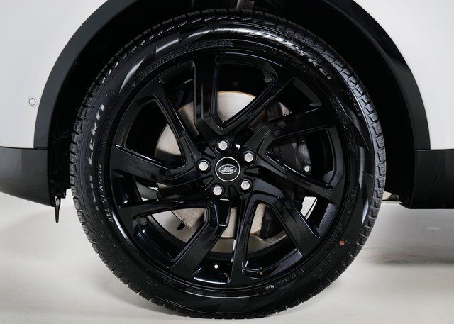 2025 Land Rover Discovery SE photo 9