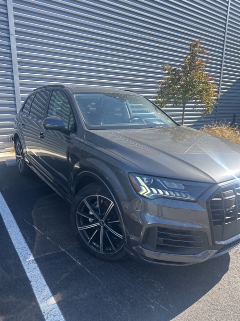 2023 Audi Q7 Premium Plus's photo