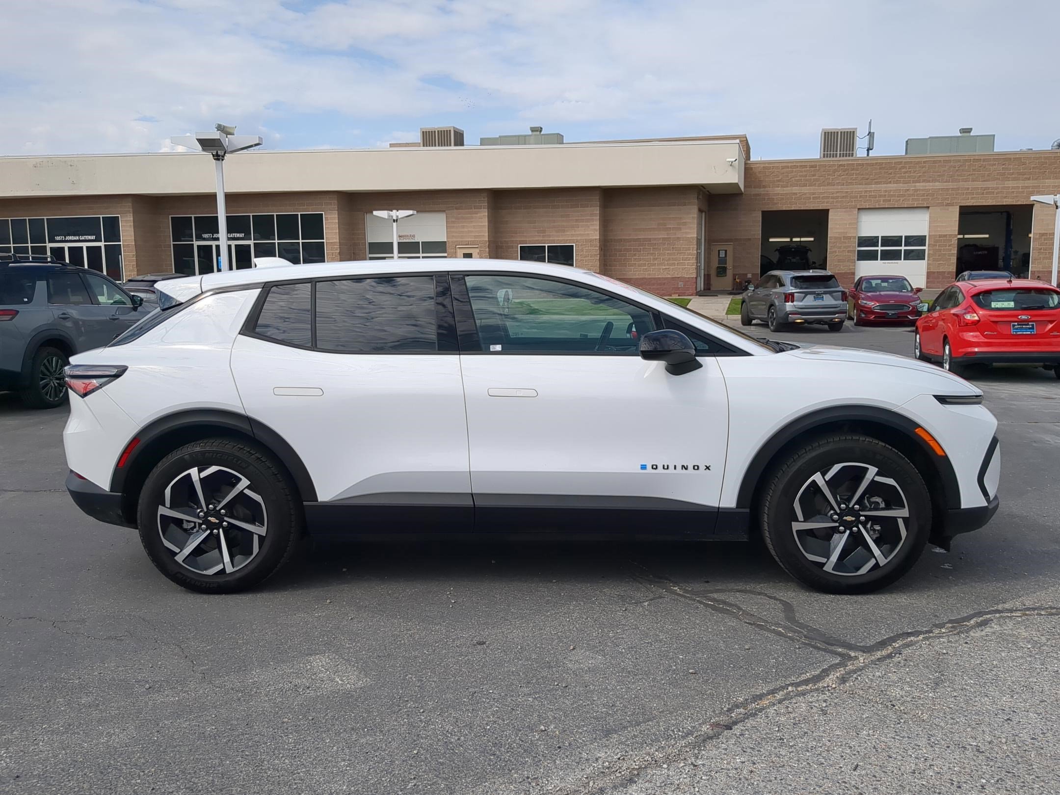 2025 Chevrolet Equinox EV 1LT photo 6