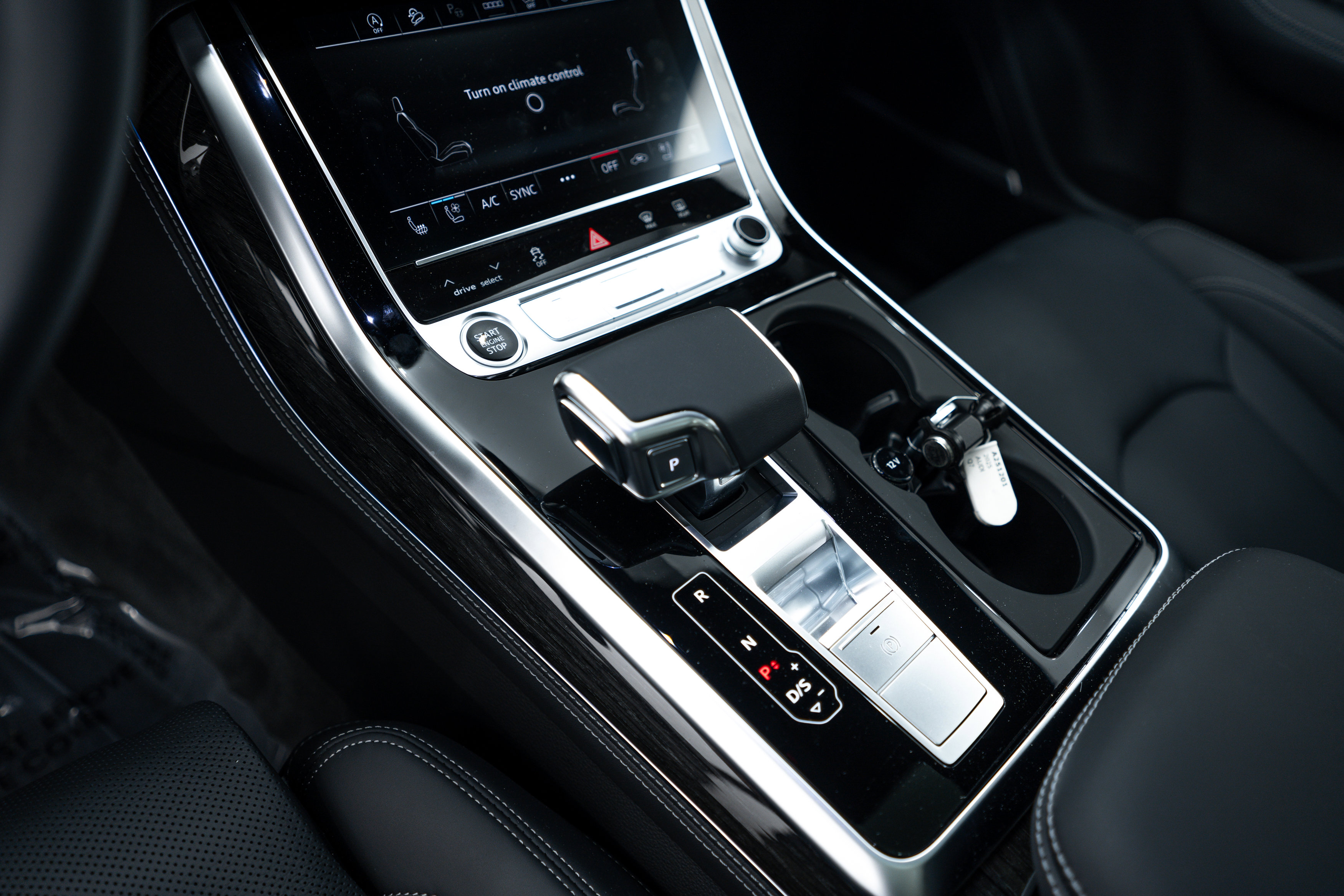 2025 Audi Q7 Prestige photo 9