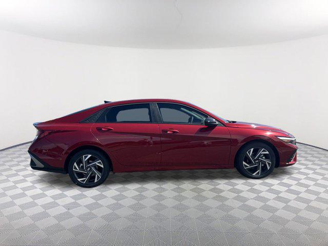 2025 Hyundai Elantra SEL Sport photo 4