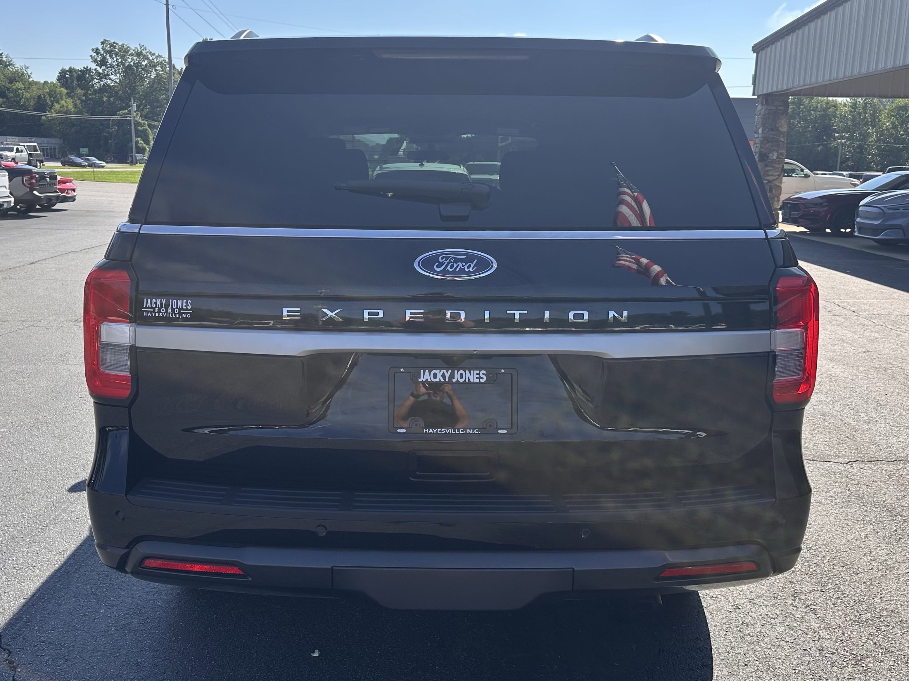 2023 Ford Expedition XL photo 4