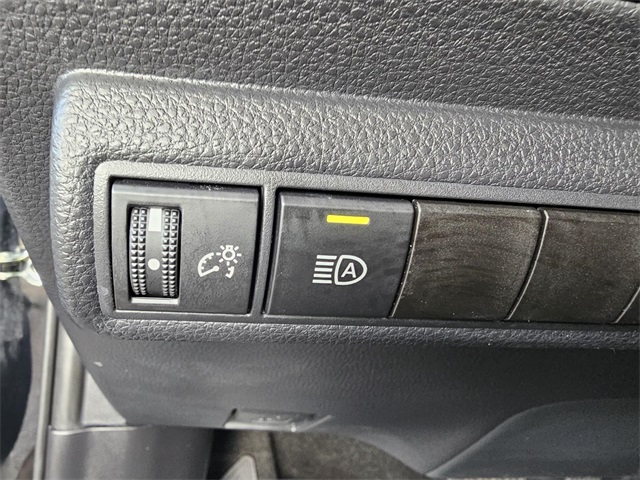 2025 Toyota Corolla LE photo 24
