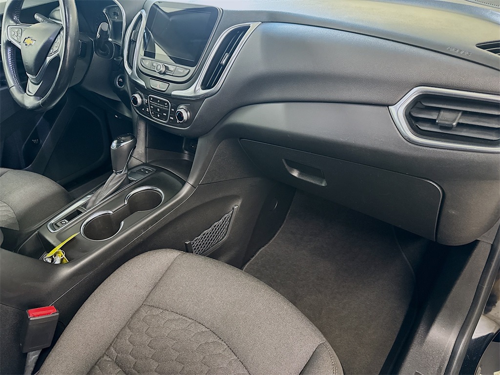 2018 Chevrolet Equinox LT photo 24