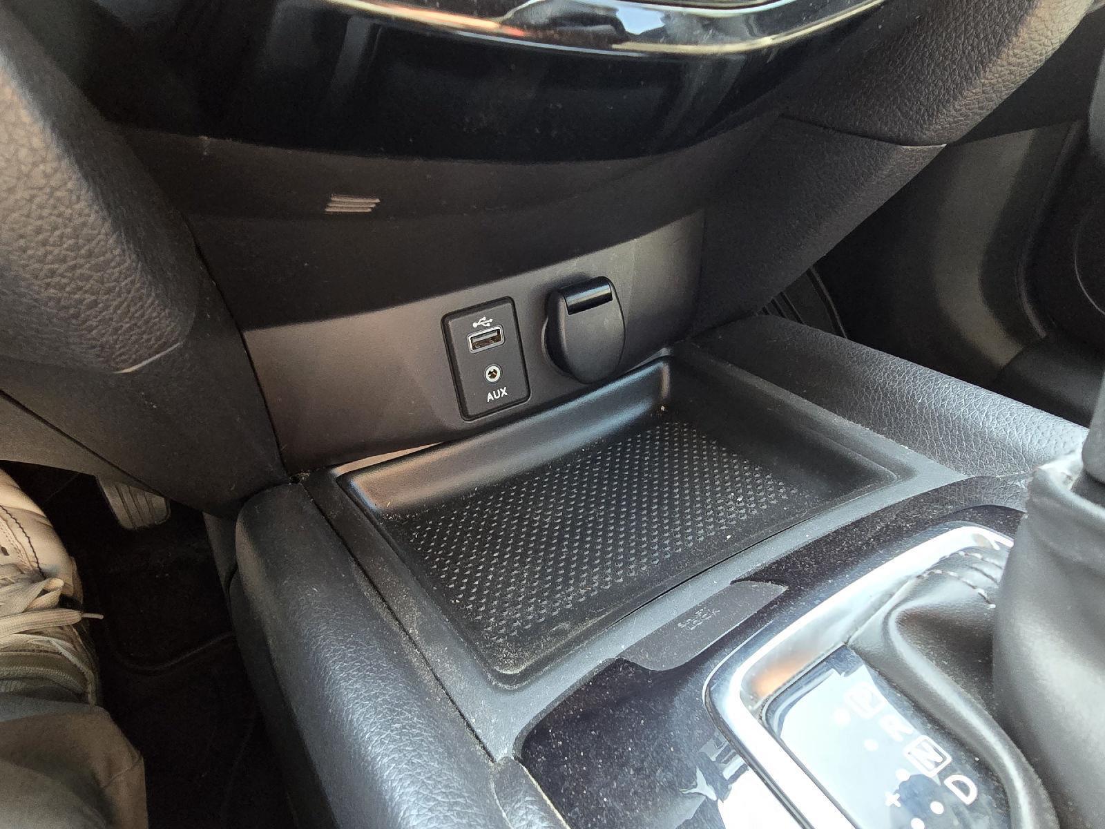2017 Nissan Rogue SV photo 18