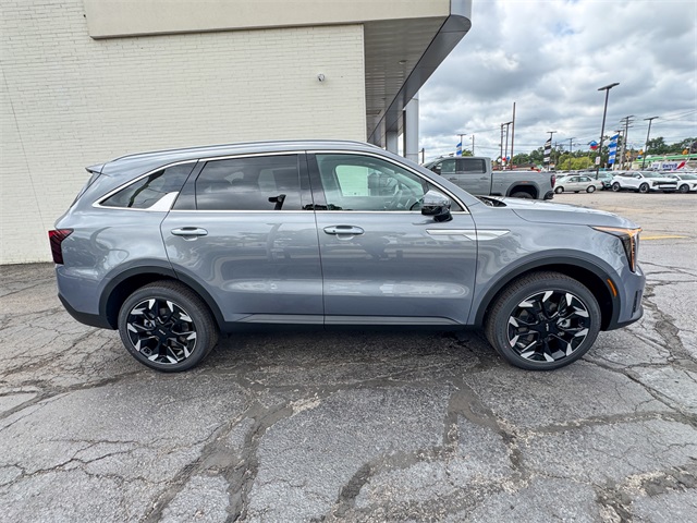 2025 Kia Sorento EX photo 2