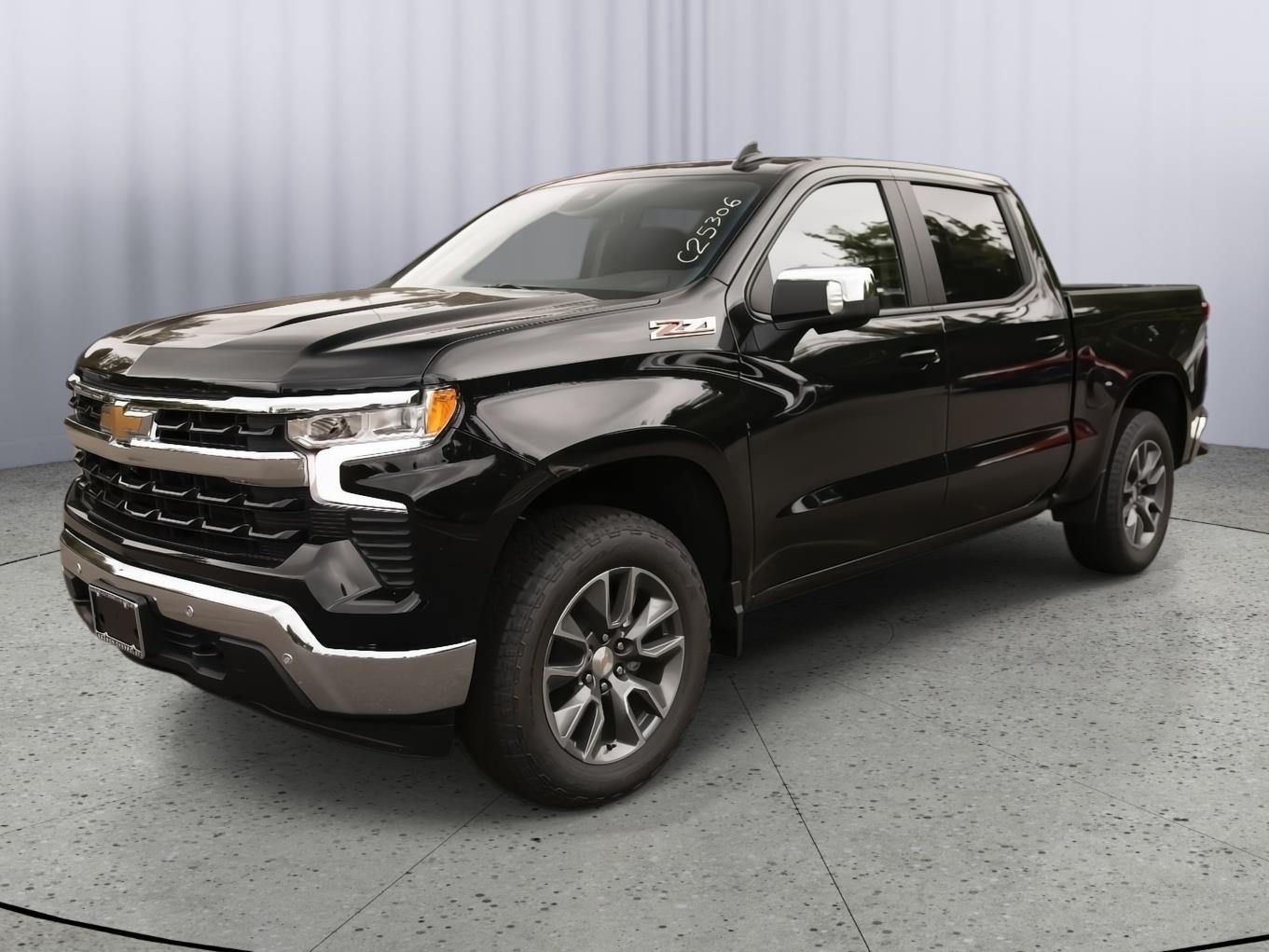 2025 Chevrolet Silverado 1500 LT photo 3