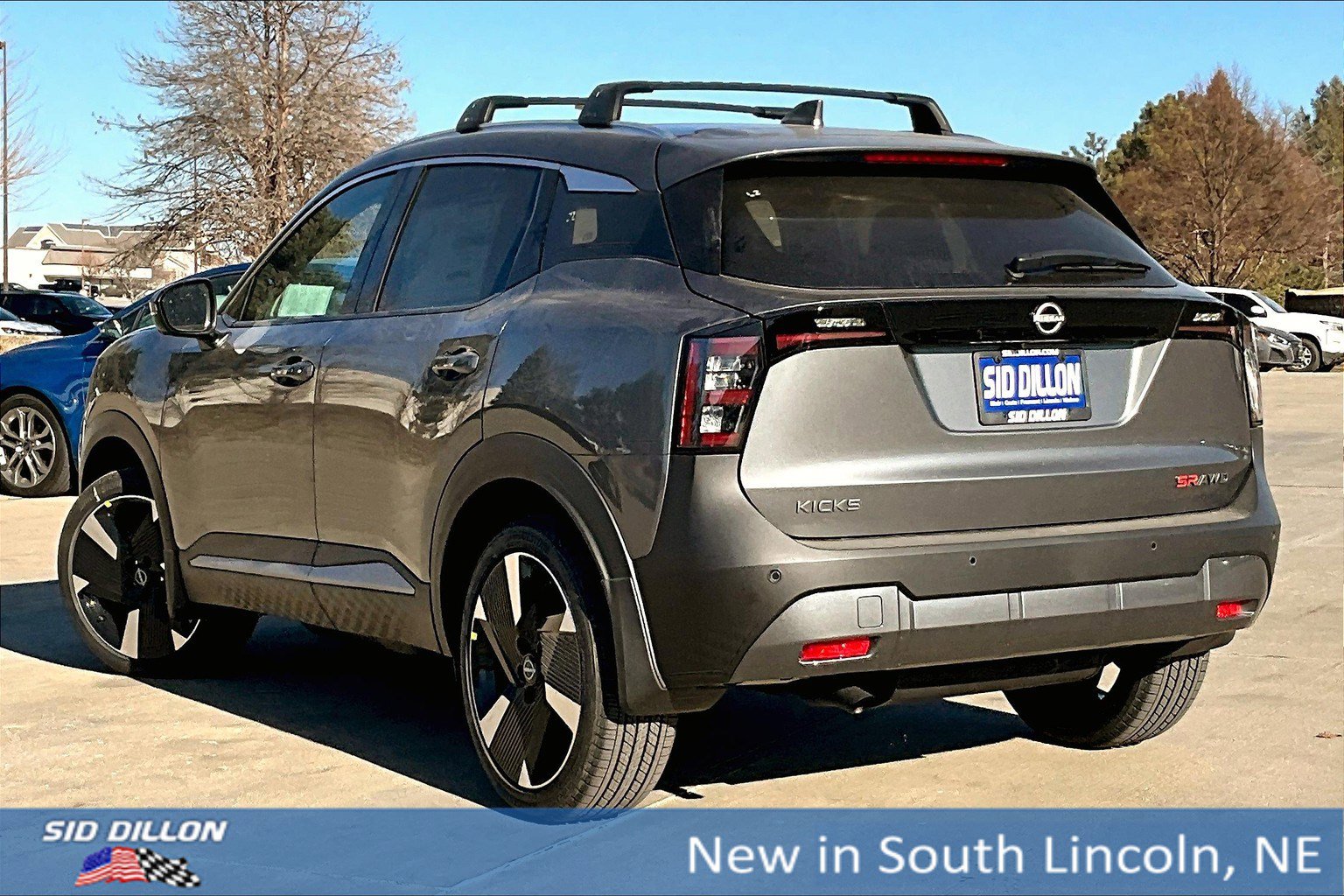 2025 Nissan Kicks SR photo 3