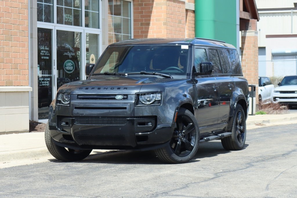 2025 Land Rover Defender X-Dynamic SE's photo