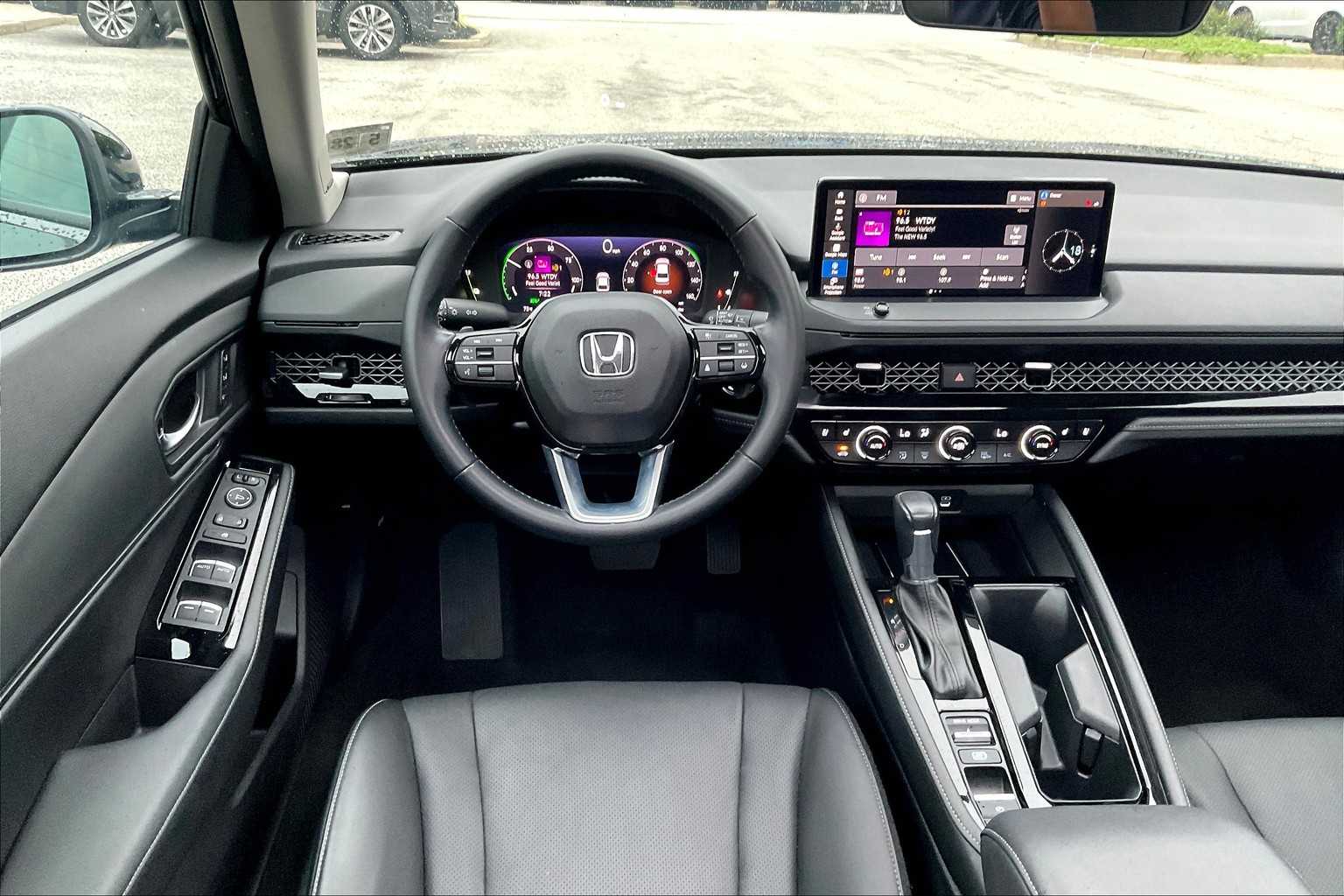 2023 Honda Accord Hybrid Touring photo 5