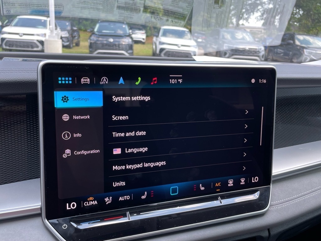 2025 Volkswagen Tiguan SE photo 19