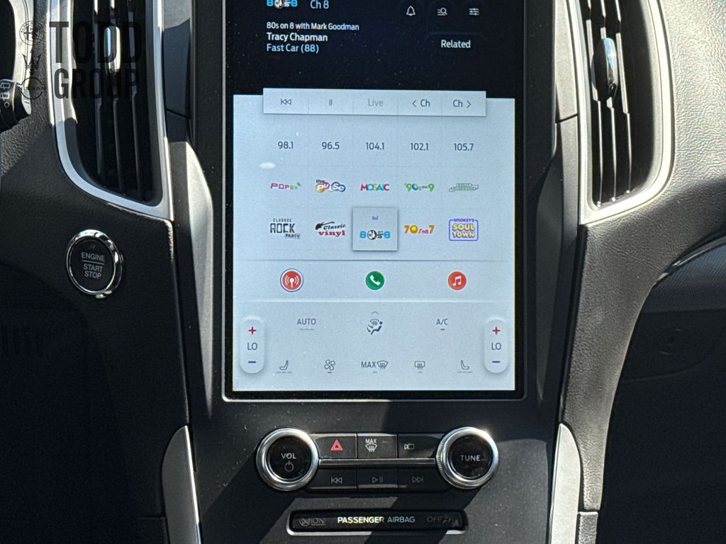 2022 Ford Edge SEL photo 15