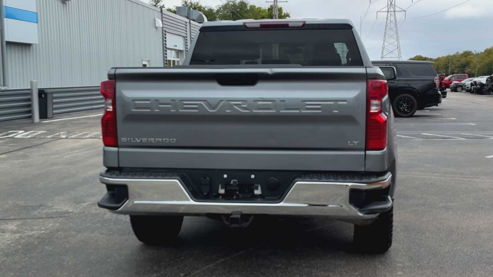 2021 Chevrolet Silverado 1500 LT photo 3