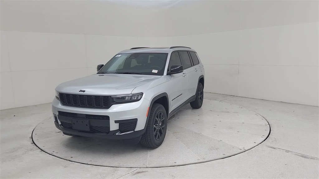 2025 Jeep Grand Cherokee Laredo Altitude X photo 6