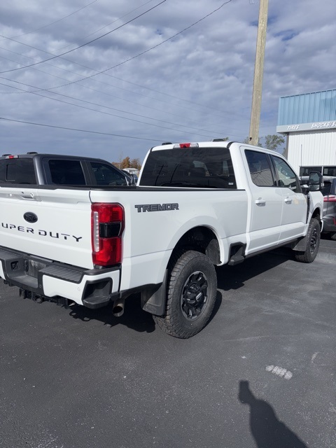 2025 Ford F-350 Lariat photo 4
