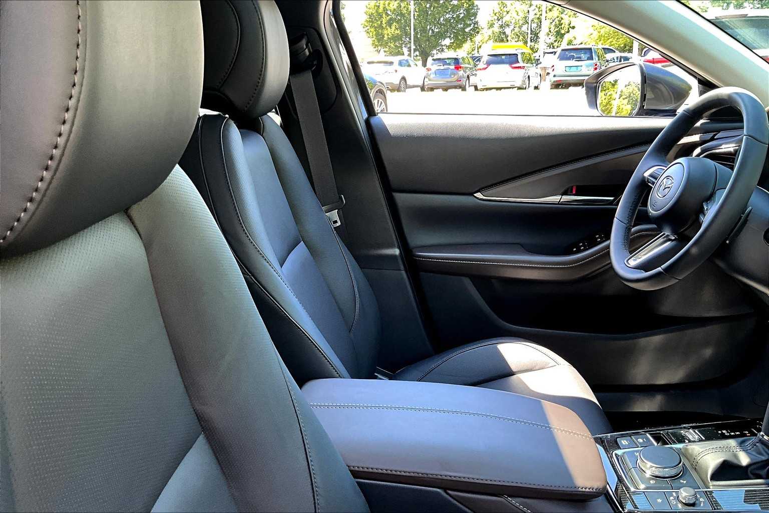 2025 Mazda CX-30 2.5 S Premium photo 8