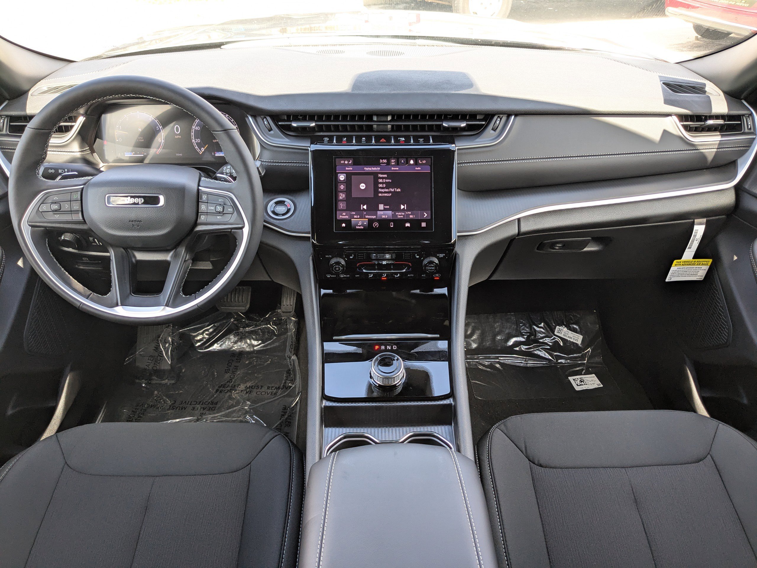 2025 Jeep Grand Cherokee Laredo X photo 14