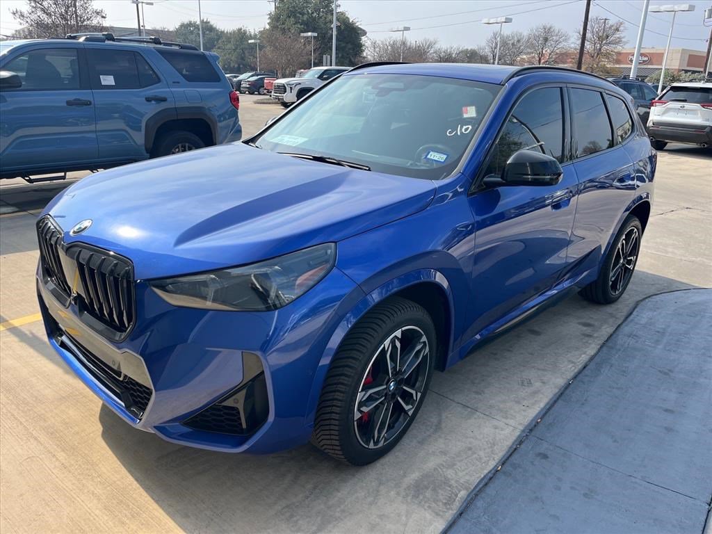 2025 BMW X1 28i's photo