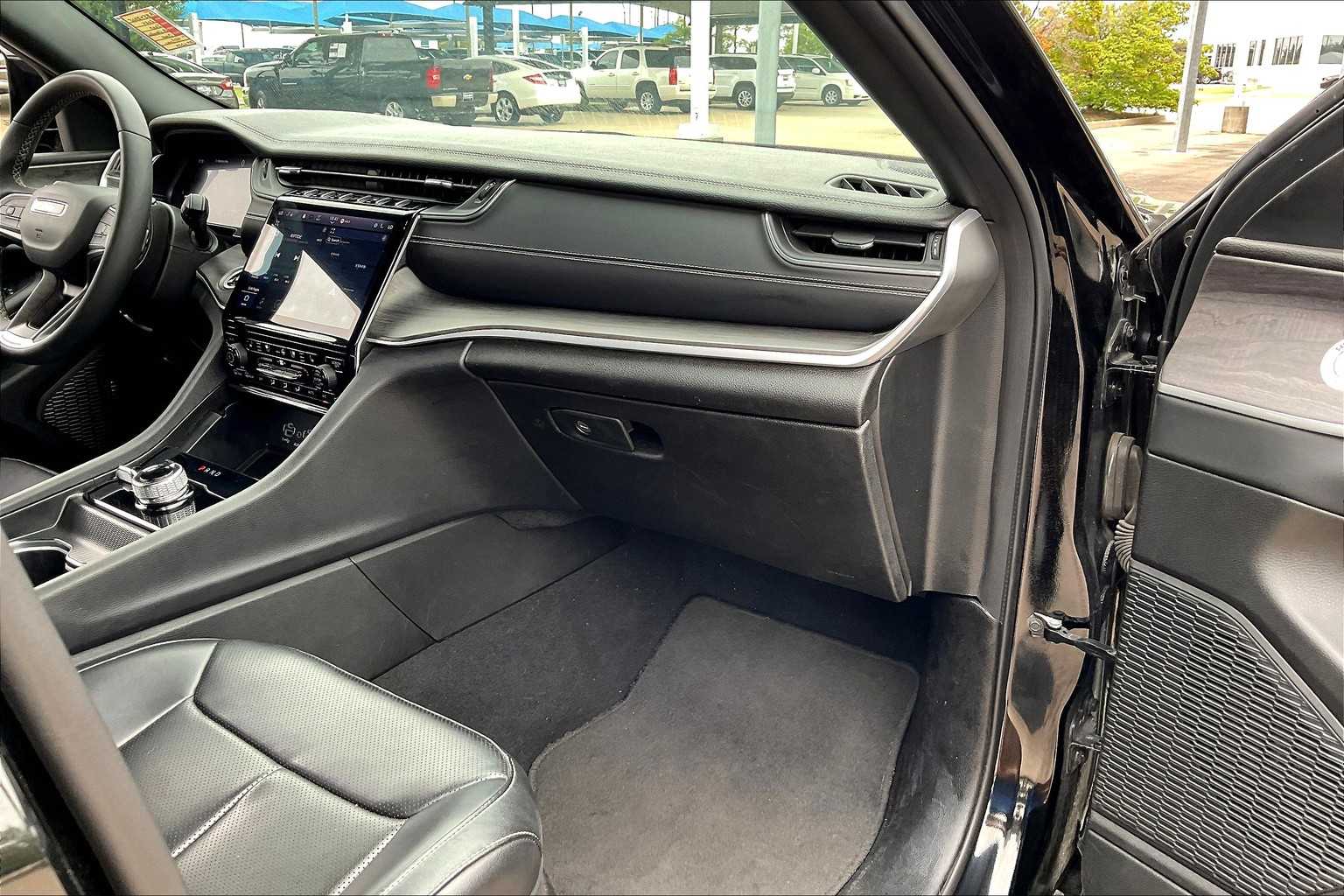 2024 Jeep Grand Cherokee Limited photo 13