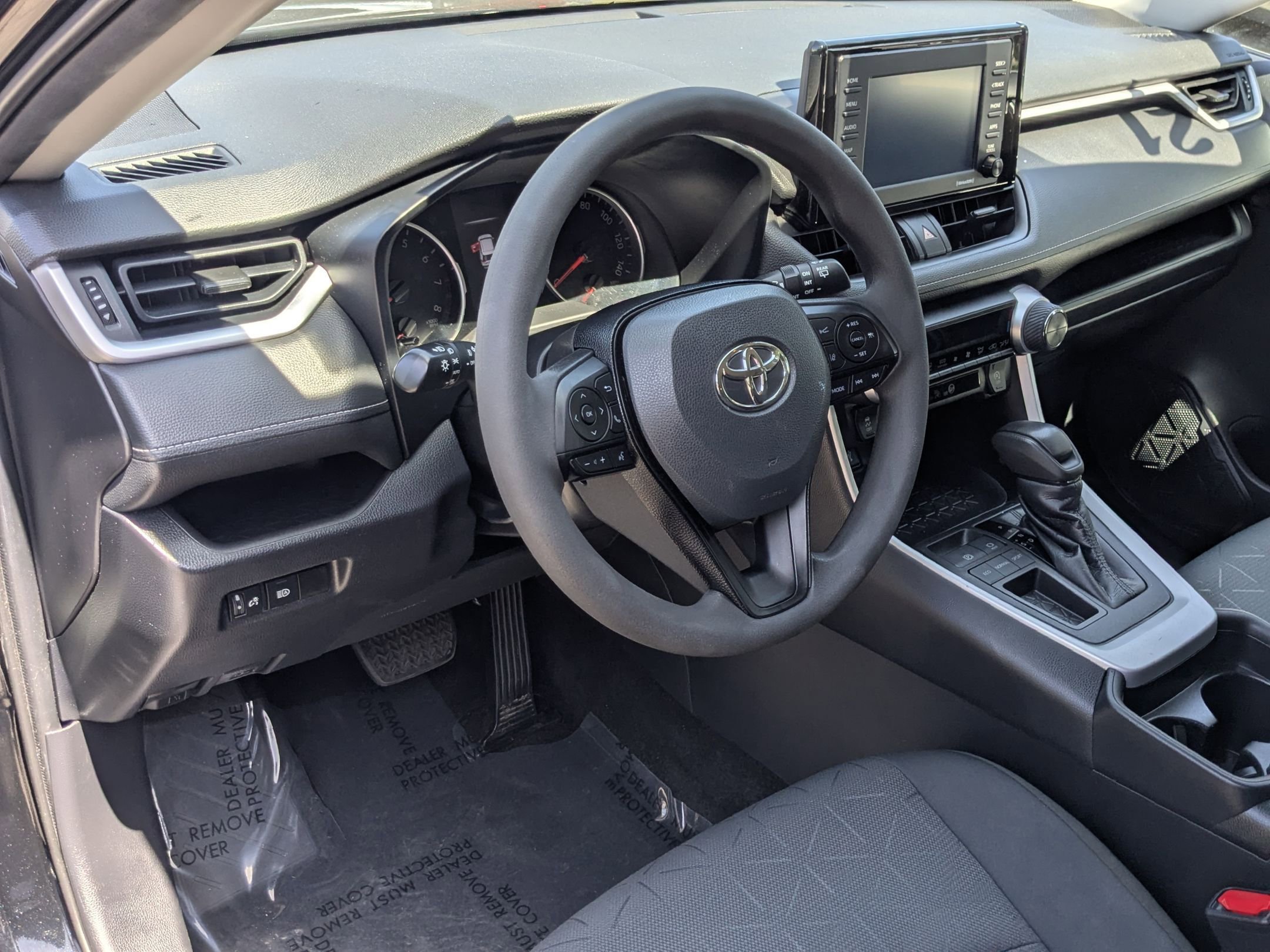 2021 Toyota RAV4 XLE photo 7