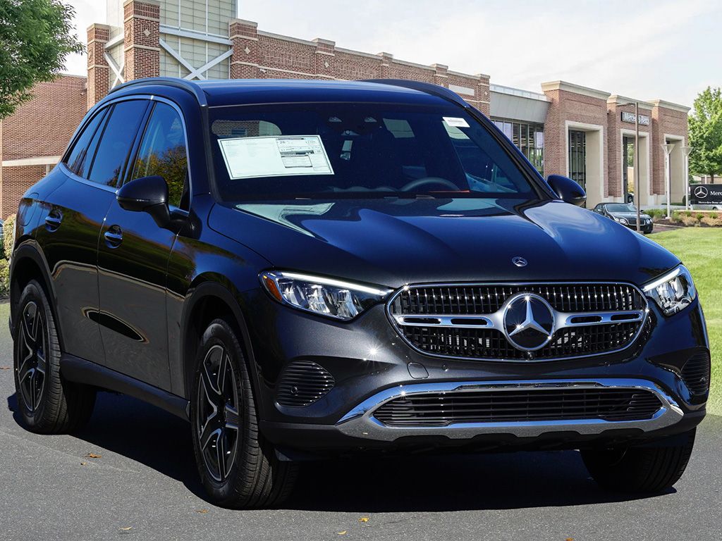 2026 Mercedes Benz GLC 300 4MATIC photo 2