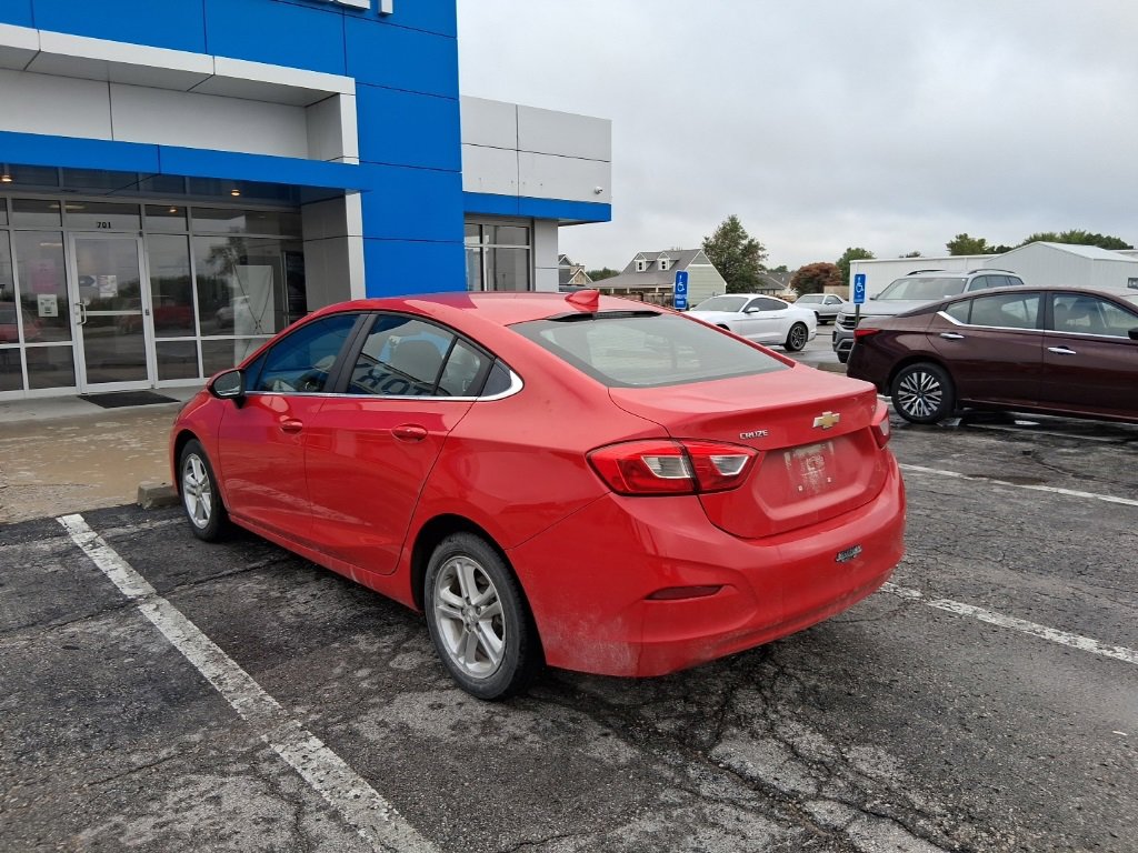 2018 Chevrolet Cruze LT photo 5