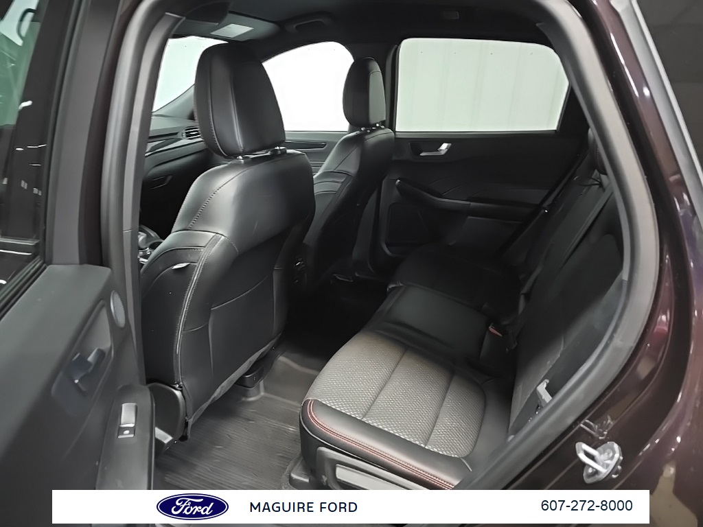 2023 Ford Escape ST-Line Select photo 29
