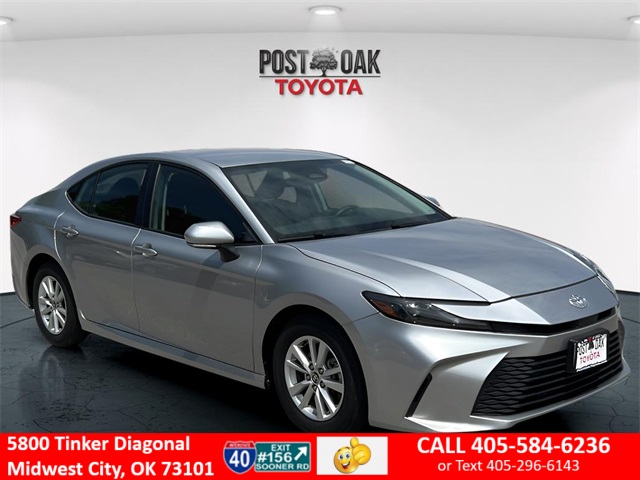 2025 Toyota Camry SE photo 2