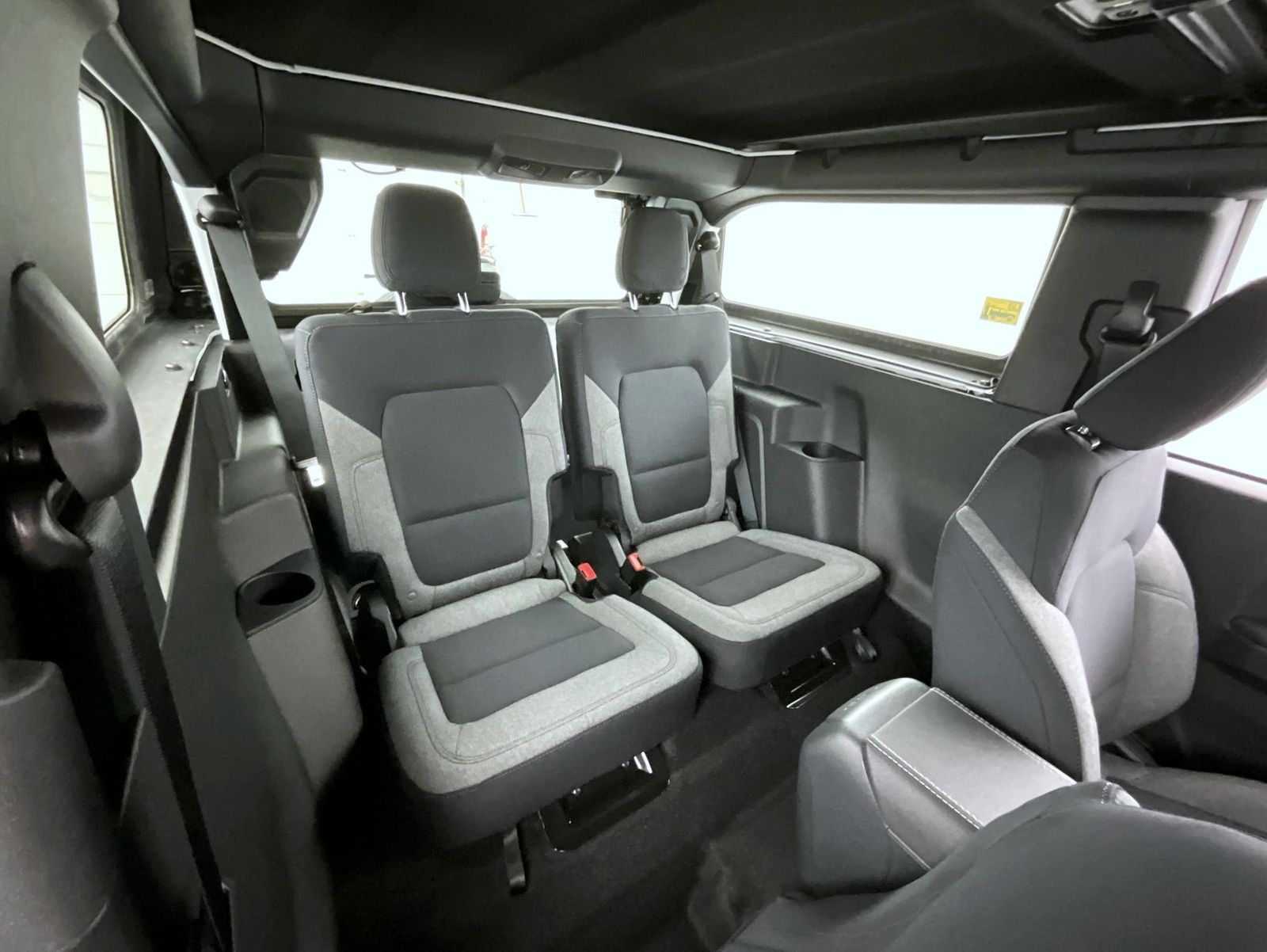 2025 Ford Bronco Base photo 17