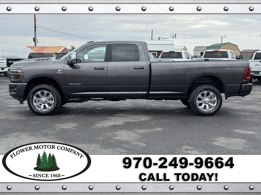 2025 Ram 3500 Laramie photo 4