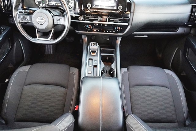 Used 2023 White Nissan SV image 19