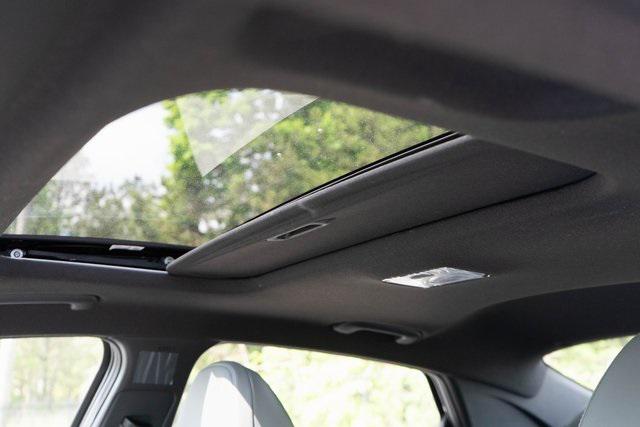 2025 Hyundai Elantra Hybrid Limited photo 4