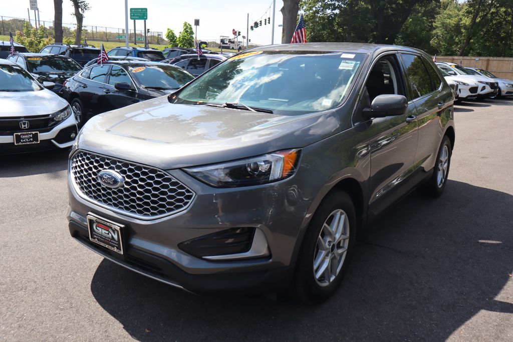 2024 Ford Edge SEL photo 8