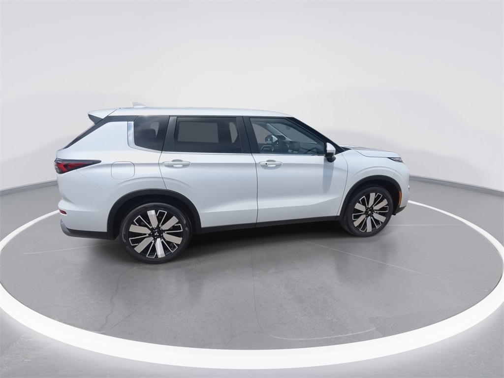 2025 Mitsubishi Outlander SE photo 9