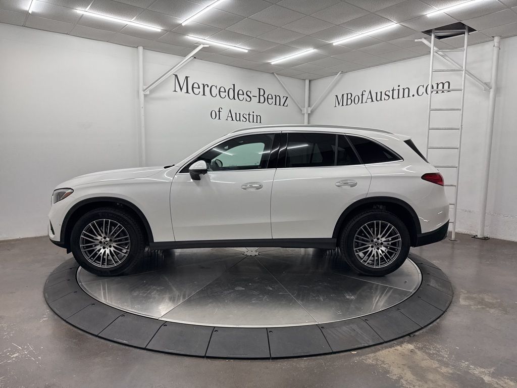 2026 Mercedes Benz GLC 300 photo 4
