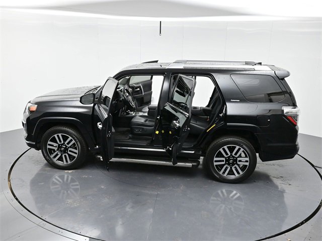 2018 Toyota 4Runner SR5 photo 41