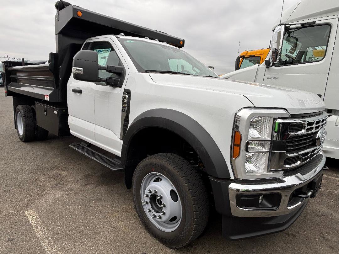 2025 Ford F-550 Super Duty Chassis Cab XL's photo