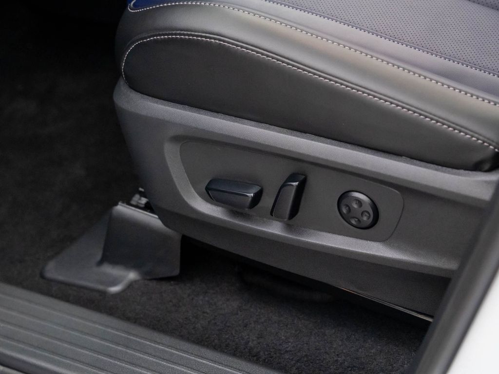 2026 Infiniti QX60 Luxe photo 14
