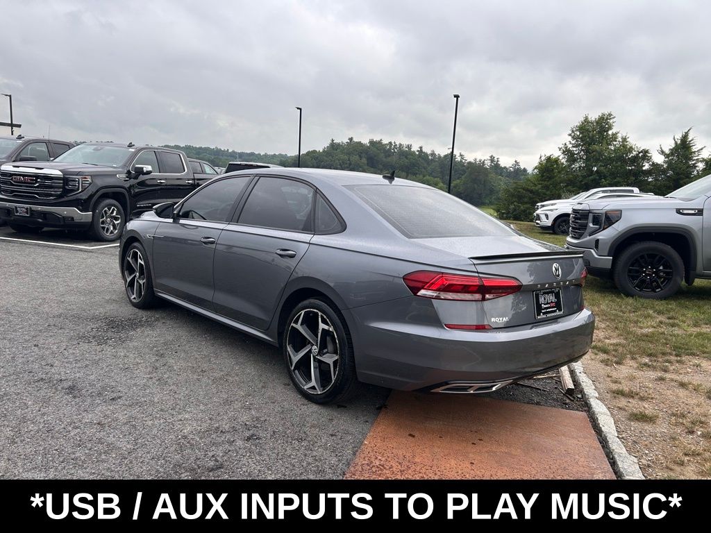 2020 Volkswagen Passat 2.0T R-Line photo 3