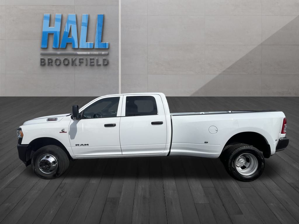 2022 Ram 3500 Tradesman photo 2