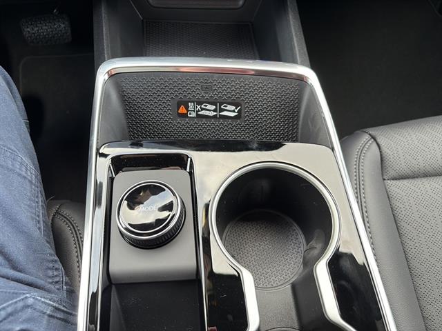 2026 Chevrolet Equinox LT photo 2