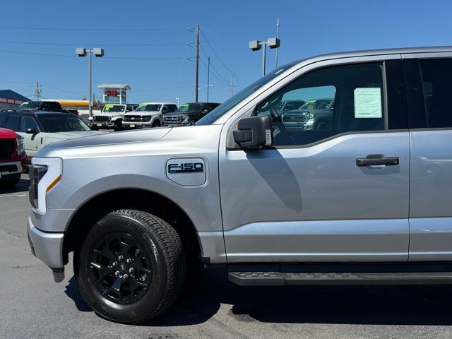 2025 Ford F-150 Lightning XLT photo 10