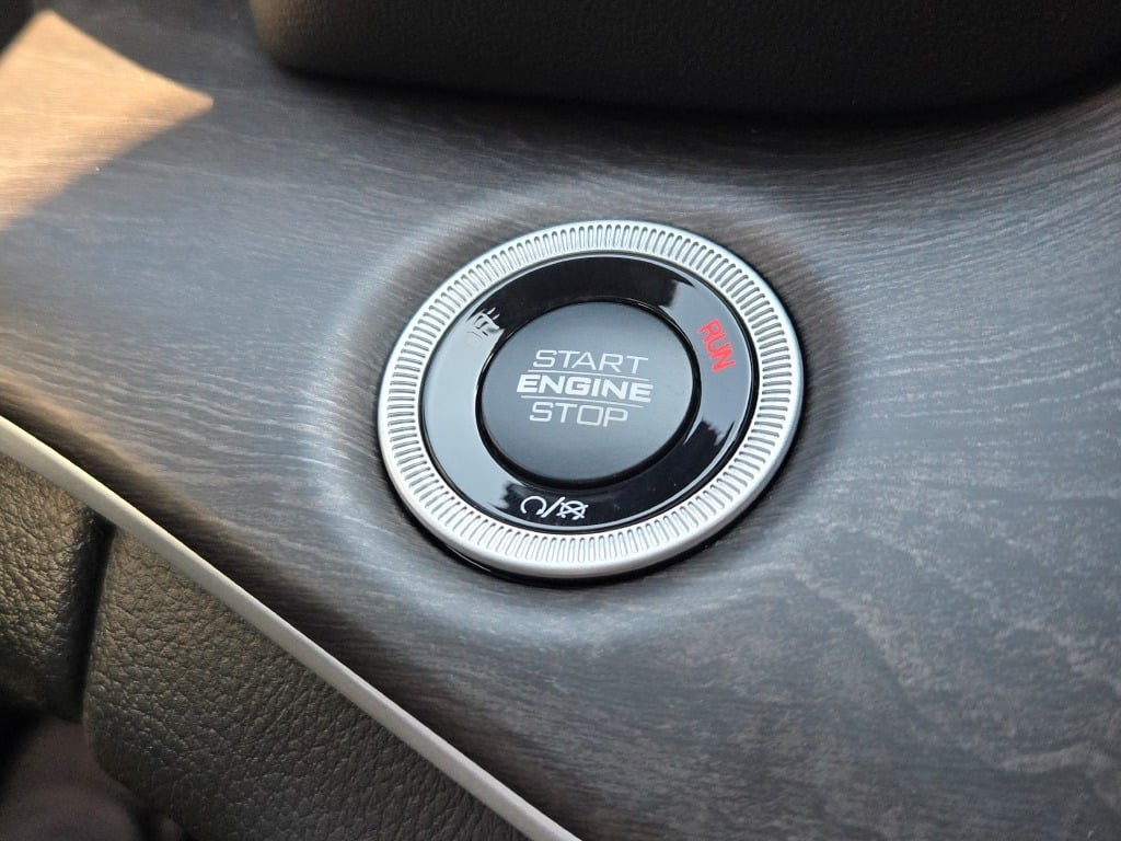 2025 Jeep Grand Cherokee Limited photo 30