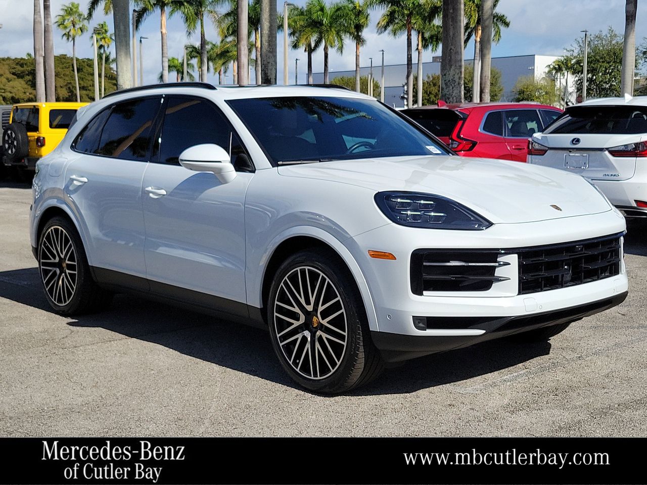 2024 Porsche Cayenne Base's photo