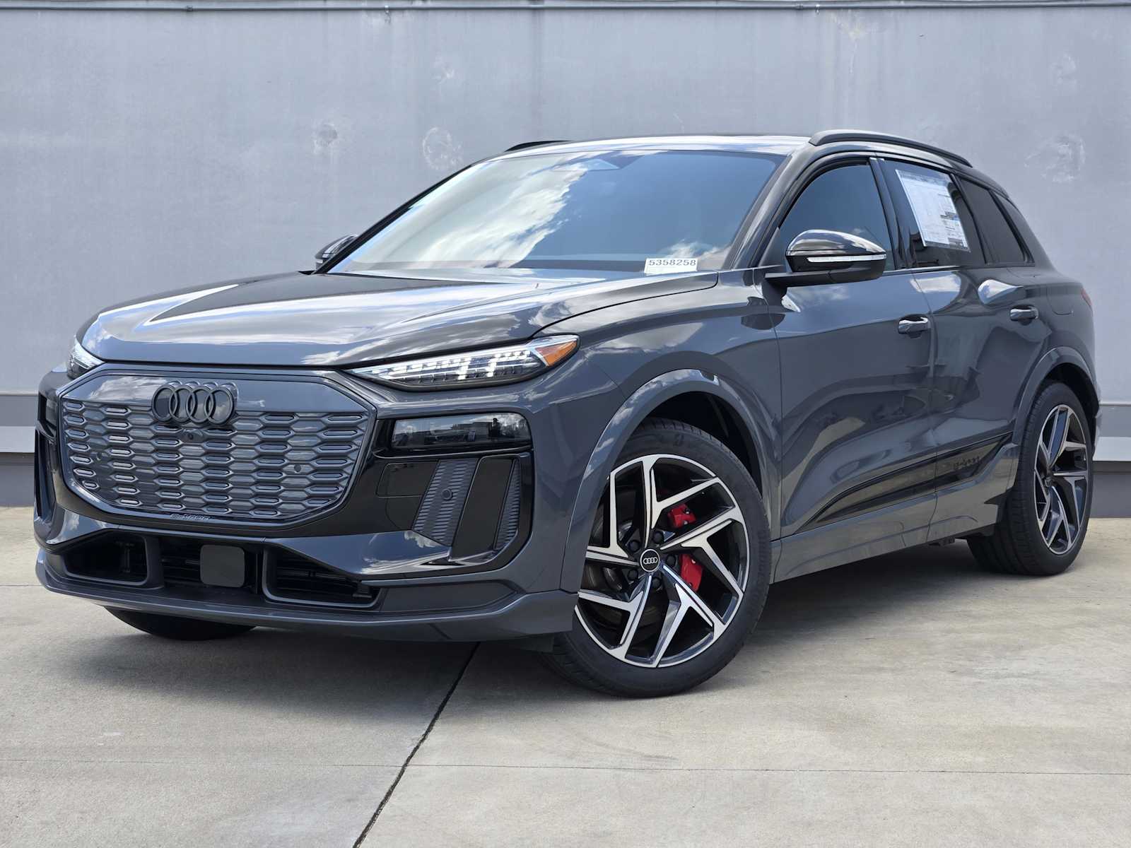 2025 Audi SQ6 e-tron Premium Plus